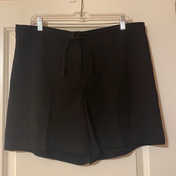 Harold’s Black Shorts Size 10 - Picture 1 of 3